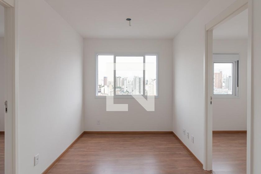 Foto 2 de Apartamento com 2 Quartos à venda, 38m² em Liberdade, São Paulo