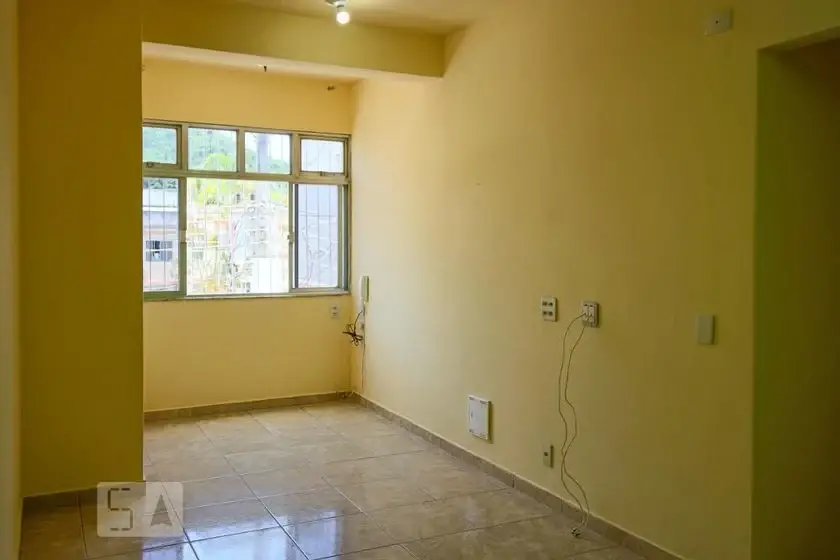 Foto 3 de Apartamento com 2 Quartos para alugar, 52m² em  Vila Valqueire, Rio de Janeiro
