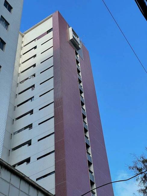 Foto 1 de Apartamento com 3 Quartos para alugar, 130m² em Aflitos, Recife