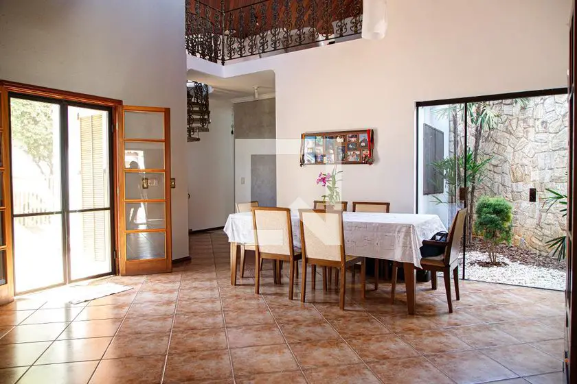 Foto 1 de Casa com 3 Quartos para alugar, 310m² em Vila Maria Helena, Indaiatuba