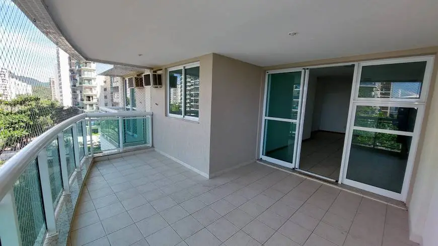 Foto 4 de Apartamento com 4 Quartos para alugar, 109m² em Jacarepaguá, Rio de Janeiro