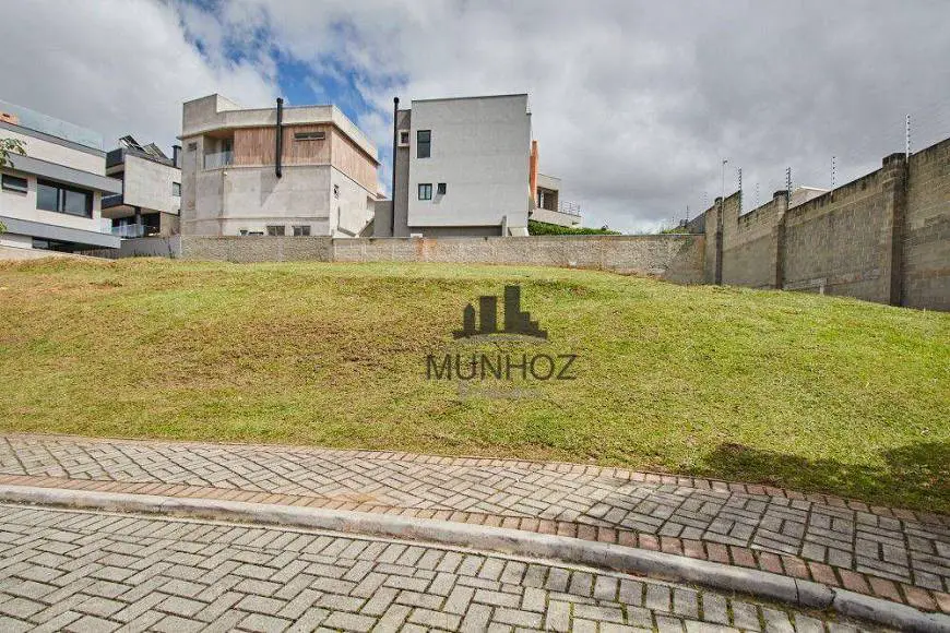 Foto 1 de Lote/Terreno à venda, 839m² em Santo Inácio, Curitiba