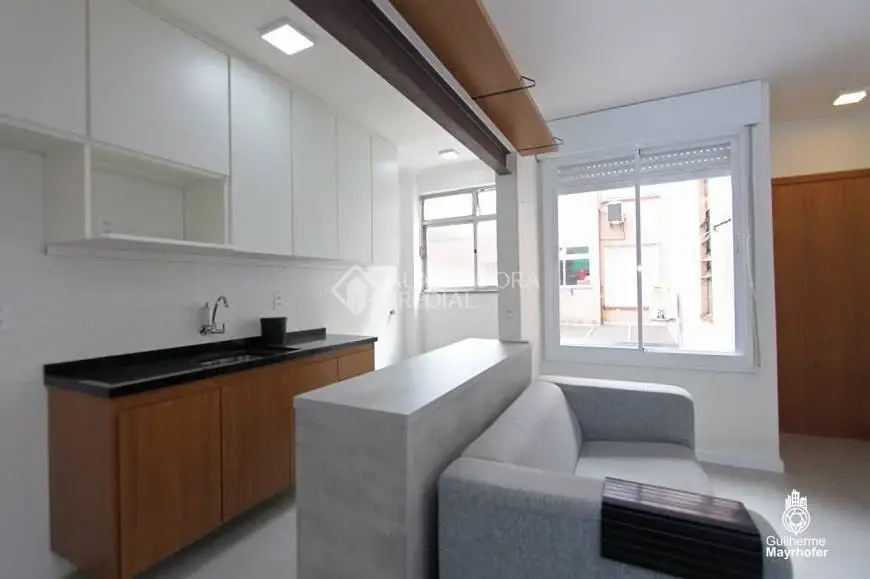 Foto 3 de Apartamento com 1 Quarto à venda, 43m² em Passo da Areia, Porto Alegre