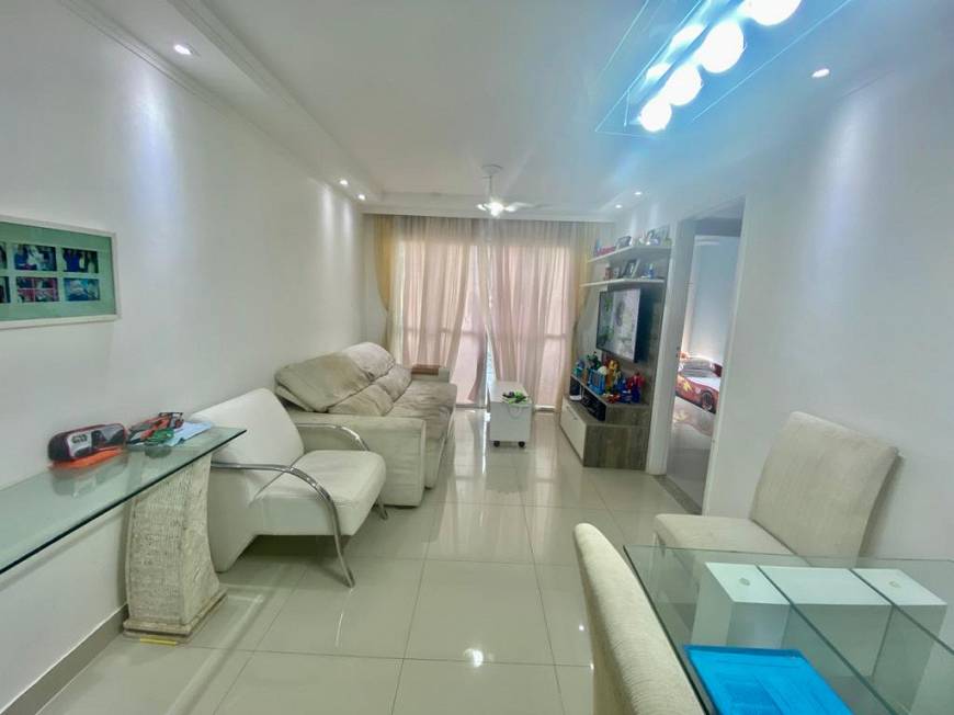 Foto 2 de Apartamento com 2 Quartos à venda, 70m² em Jardim Guanabara, Rio de Janeiro