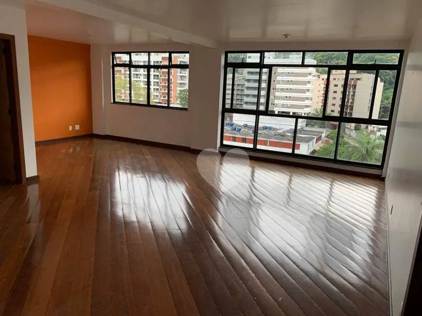 Foto 1 de Apartamento com 3 Quartos à venda, 120m² em Agriões, Teresópolis