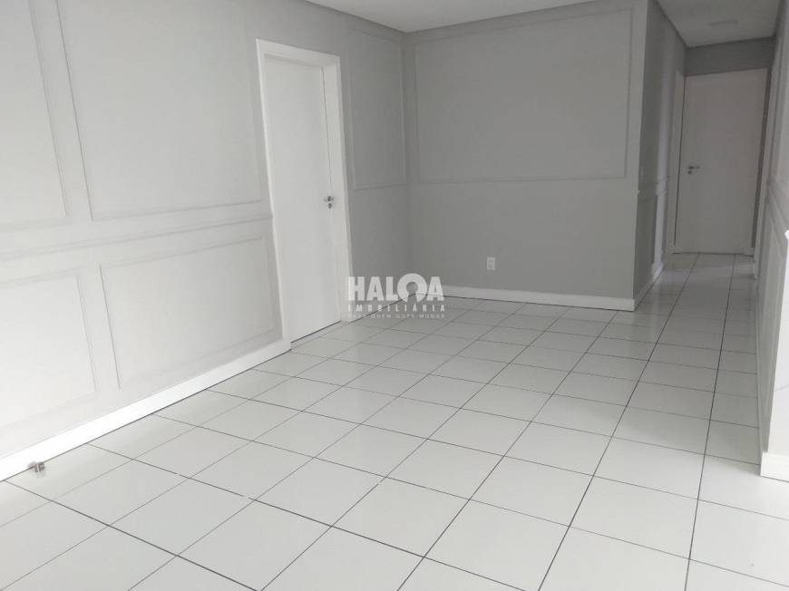 Foto 3 de Apartamento com 4 Quartos para alugar, 140m² em Jóquei, Teresina