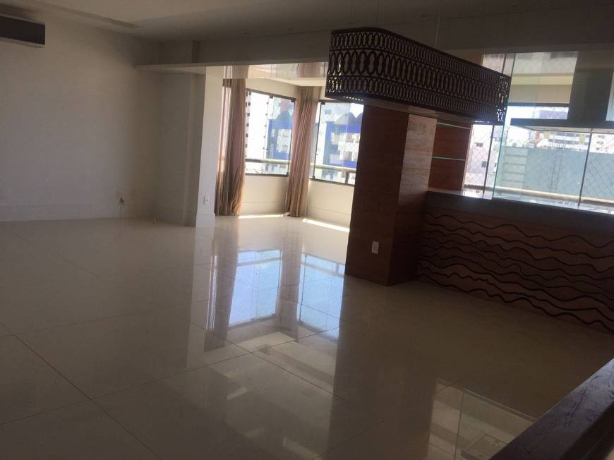 Foto 1 de Apartamento com 4 Quartos para venda ou aluguel, 200m² em Pituba, Salvador
