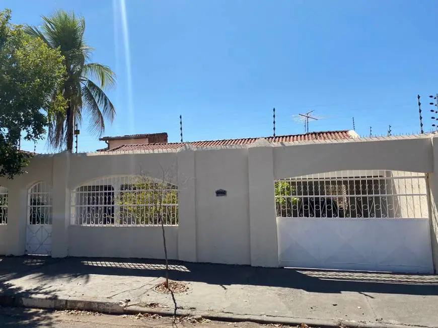 Foto 1 de Casa com 3 Quartos à venda, 280m² em CPA II, Cuiabá