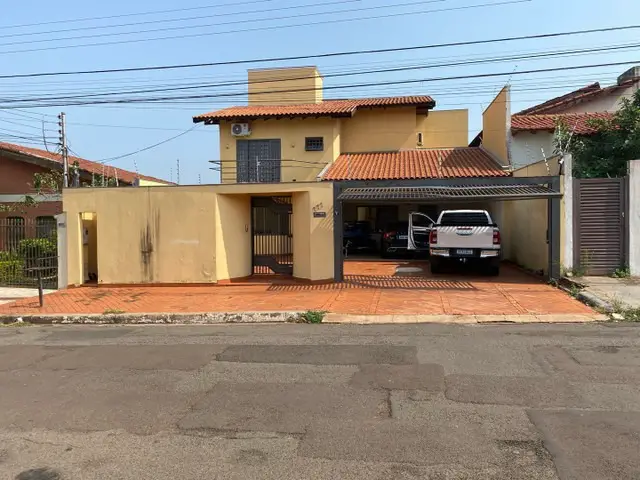 Foto 2 de Casa com 4 Quartos para alugar, 400m² em Centro, Campo Grande