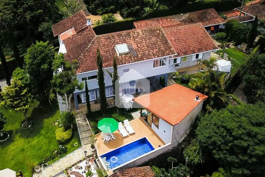 Foto 4 de Casa com 4 Quartos à venda, 550m² em Golfe, Teresópolis