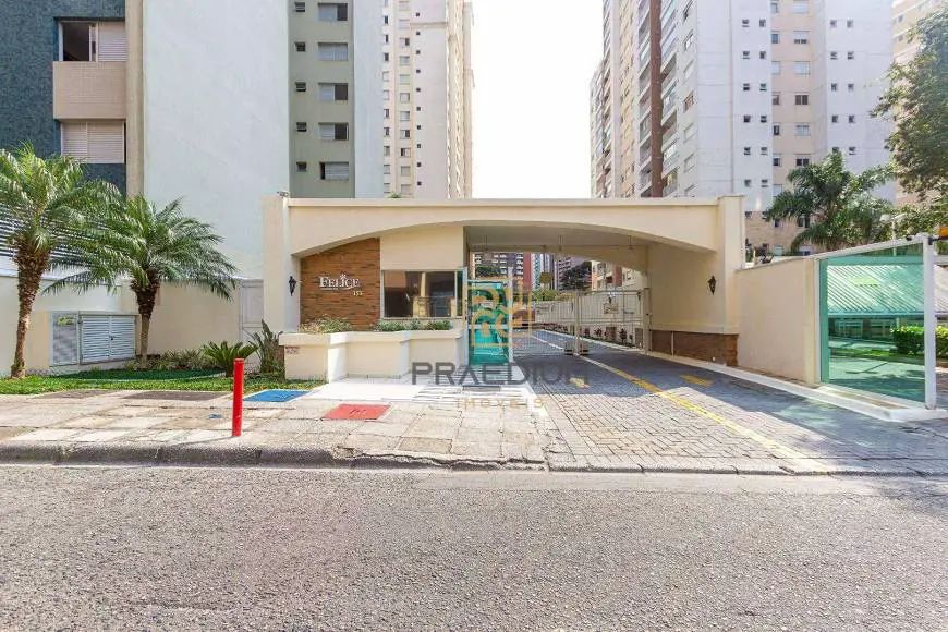 Foto 2 de Apartamento com 2 Quartos à venda, 52m² em Água Verde, Curitiba