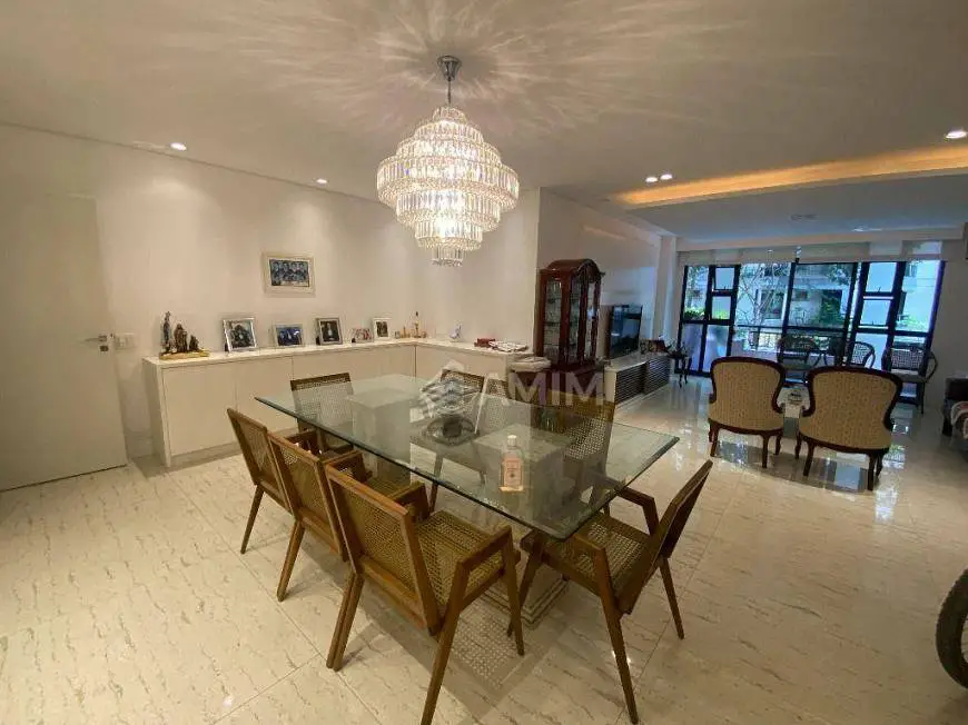 Foto 1 de Apartamento com 4 Quartos à venda, 200m² em Ingá, Niterói