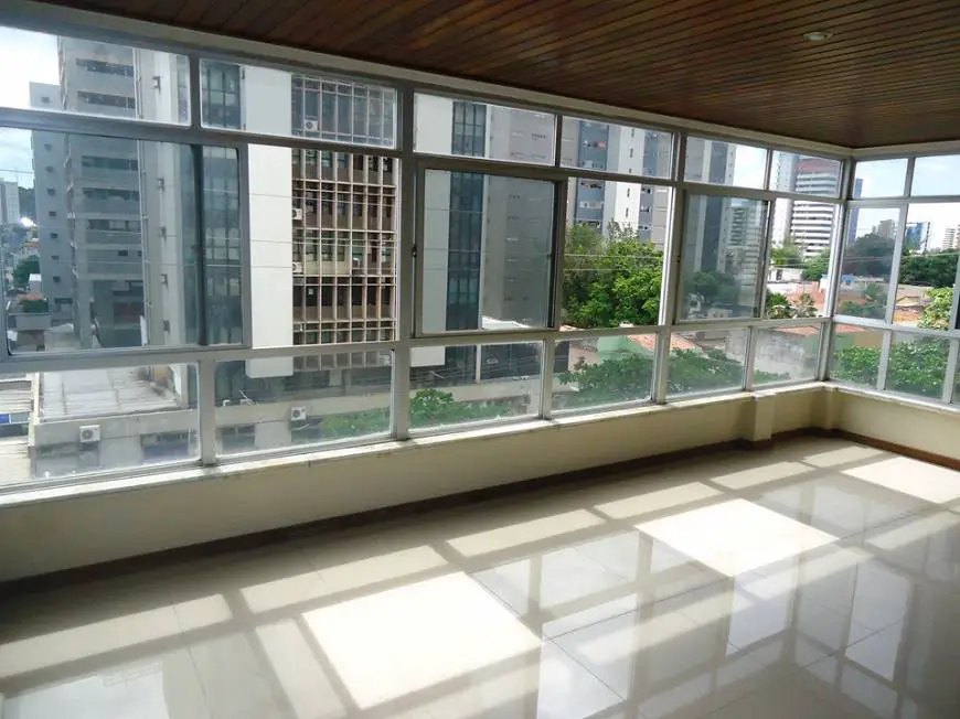 Foto 1 de Apartamento com 4 Quartos à venda, 240m² em Petrópolis, Natal