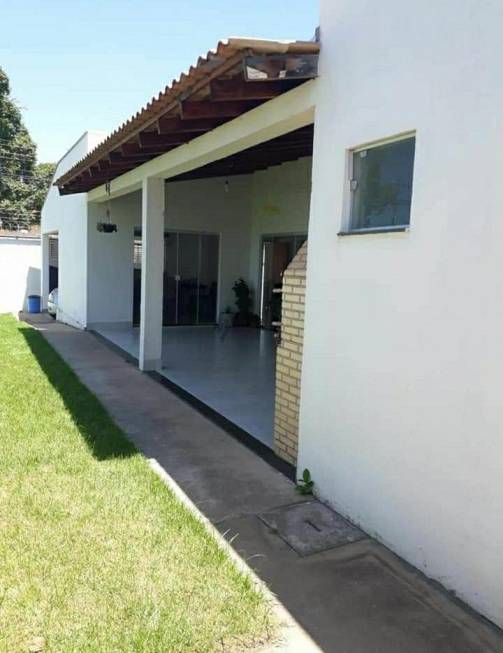 Foto 1 de Casa com 3 Quartos à venda, 207m² em Jardim Califórnia, Cuiabá