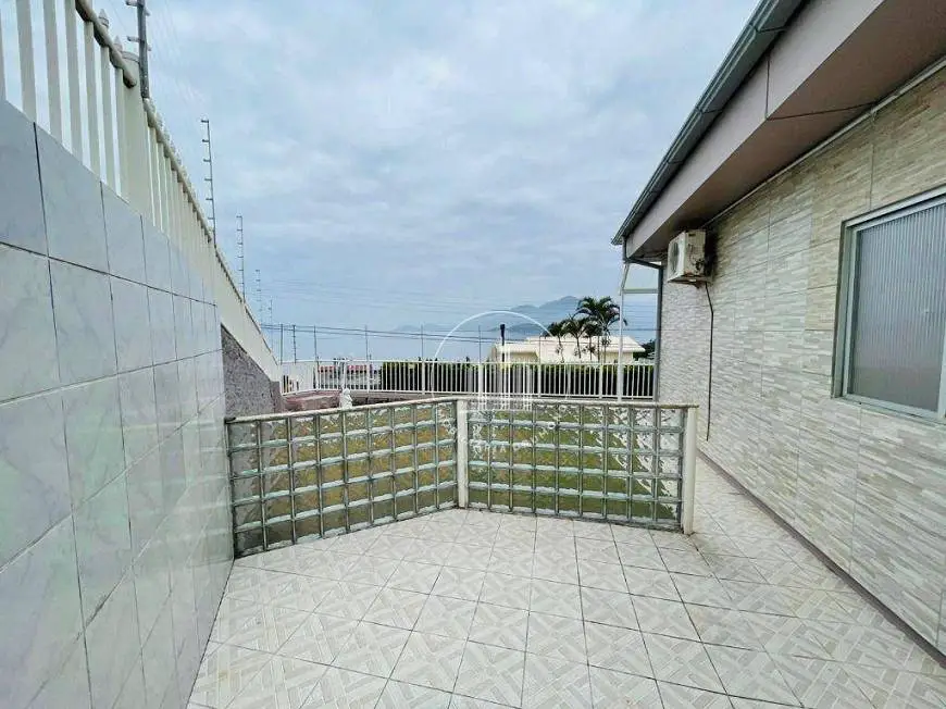 Foto 4 de Casa com 3 Quartos à venda, 108m² em Ponta de Baixo, São José