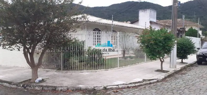Foto 1 de Casa com 4 Quartos à venda, 236m² em Itacorubi, Florianópolis