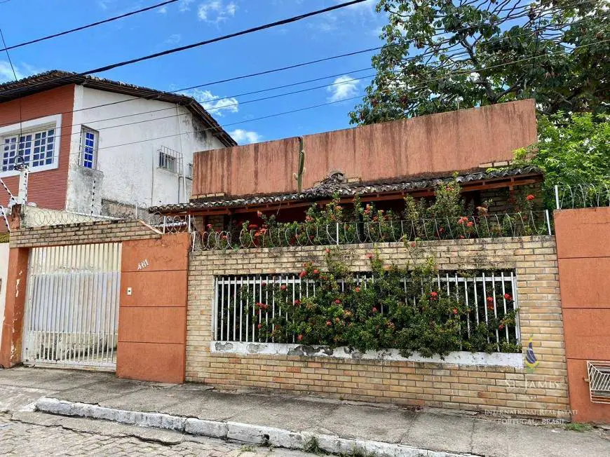 Foto 1 de Casa com 5 Quartos para venda ou aluguel, 250m² em Petrópolis, Natal