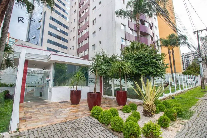 Foto 2 de Apartamento com 2 Quartos para alugar, 88m² em Água Verde, Curitiba