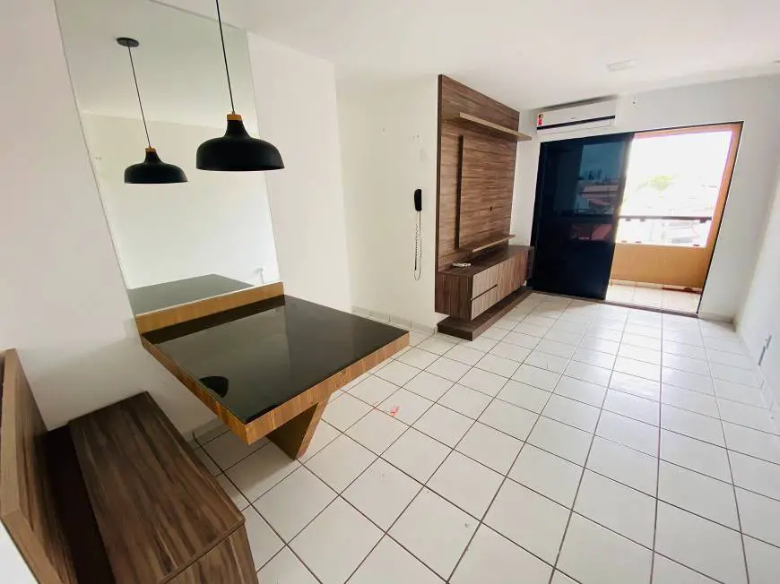 Foto 2 de Apartamento com 2 Quartos para alugar, 56m² em Candelária, Natal