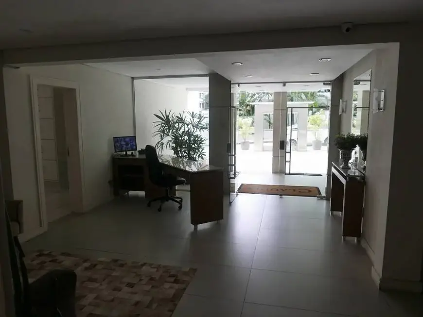 Foto 2 de Apartamento com 2 Quartos para alugar, 71m² em Centro, Florianópolis