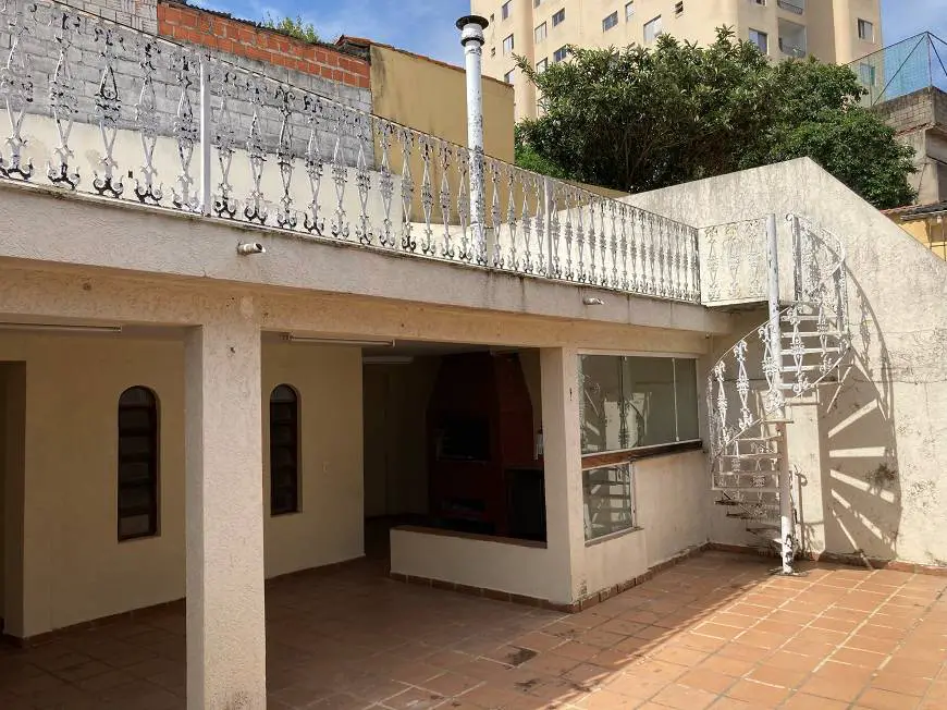 Foto 2 de Casa com 4 Quartos para alugar, 260m² em Vila Sônia, São Paulo