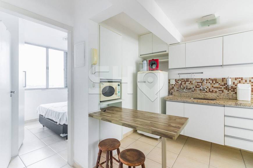 Foto 4 de Apartamento com 2 Quartos à venda, 47m² em Vila Madalena, São Paulo