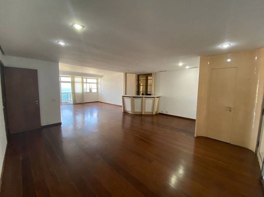 Foto 2 de Apartamento com 3 Quartos para alugar, 256m² em Leme, Rio de Janeiro