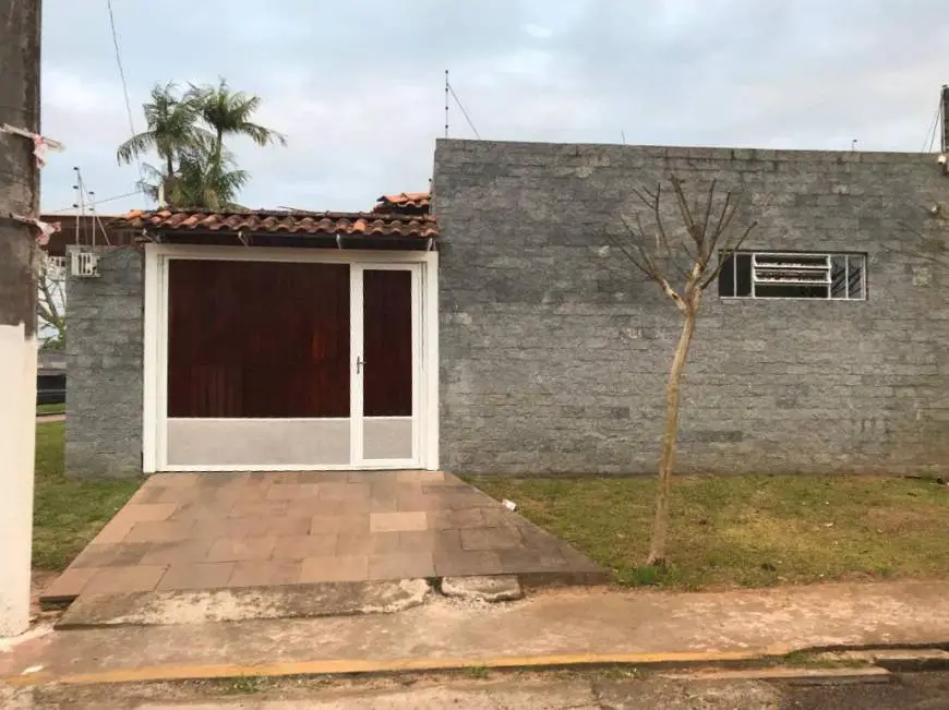 Foto 1 de Casa com 2 Quartos à venda, 70m² em Centro, Gravataí