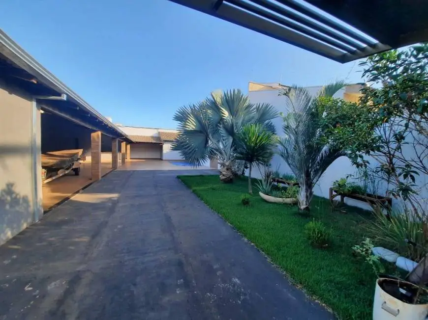 Foto 5 de Casa com 3 Quartos para alugar, 400m² em Setor Universitário, Rio Verde