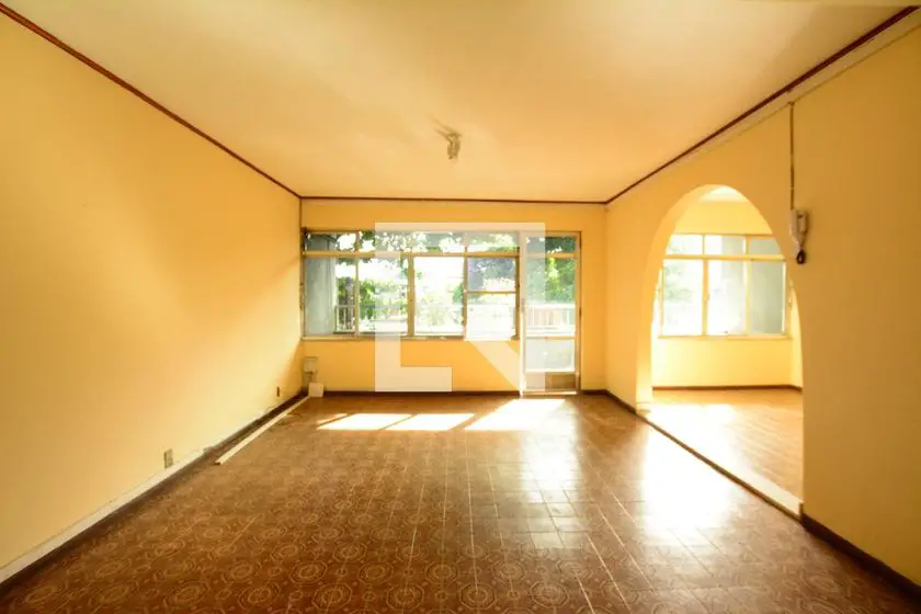 Foto 3 de Casa com 4 Quartos para alugar, 256m² em Penha, Rio de Janeiro