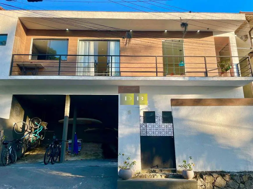 Foto 1 de Casa de Condomínio com 3 Quartos à venda, 270m² em Itacoatiara, Niterói
