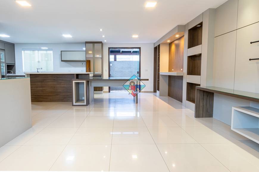 Foto 3 de Casa de Condomínio com 3 Quartos à venda, 250m² em Pinheirinho, Curitiba