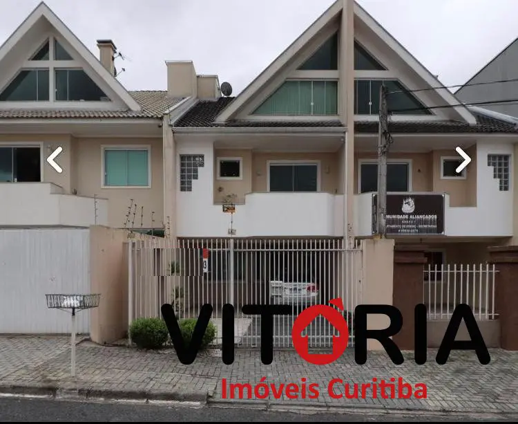 Foto 1 de Sobrado com 4 Quartos à venda, 197m² em Uberaba, Curitiba