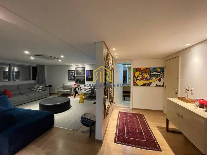 Foto 2 de Apartamento com 3 Quartos à venda, 200m² em Centro, Florianópolis