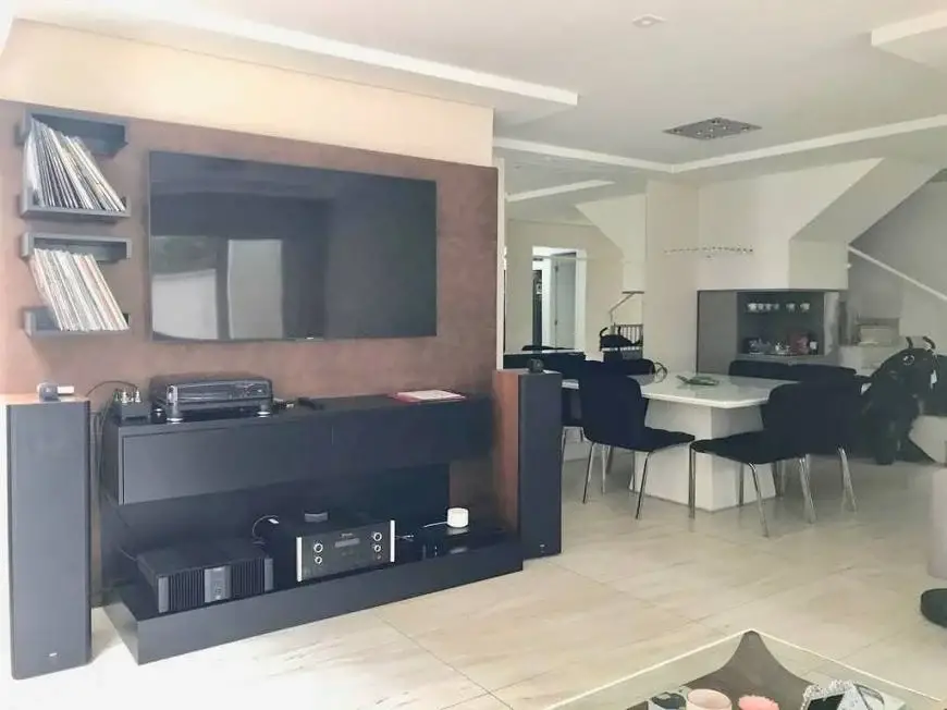 Foto 3 de Casa de Condomínio com 3 Quartos para alugar, 188m² em Chácara Monte Alegre, São Paulo