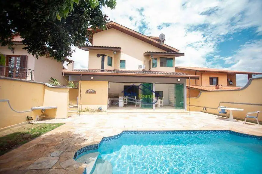 Foto 1 de Casa de Condomínio com 4 Quartos para alugar, 404m² em Granja Viana, Cotia