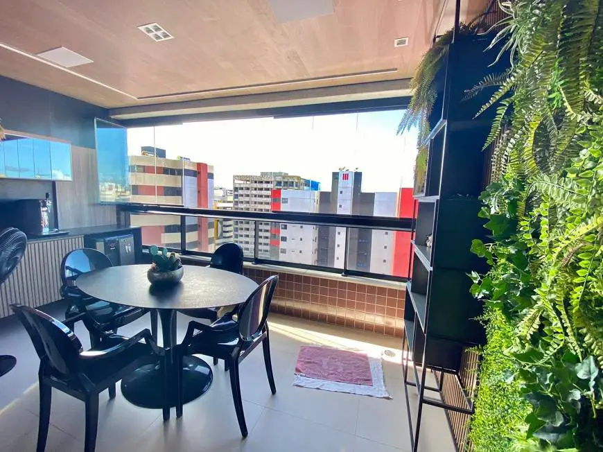 Foto 1 de Apartamento com 2 Quartos à venda, 150m² em Ponta Verde, Maceió
