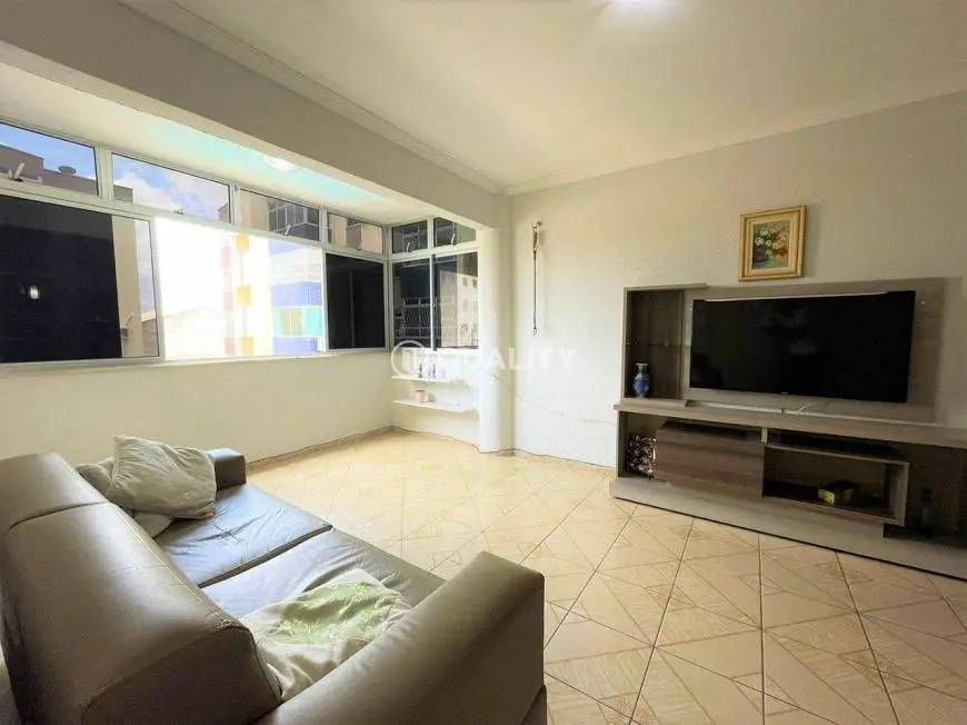 Foto 2 de Apartamento com 3 Quartos para venda ou aluguel, 110m² em Icarai, Caucaia