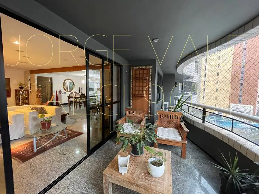 Foto 3 de Apartamento com 3 Quartos à venda, 220m² em Meireles, Fortaleza