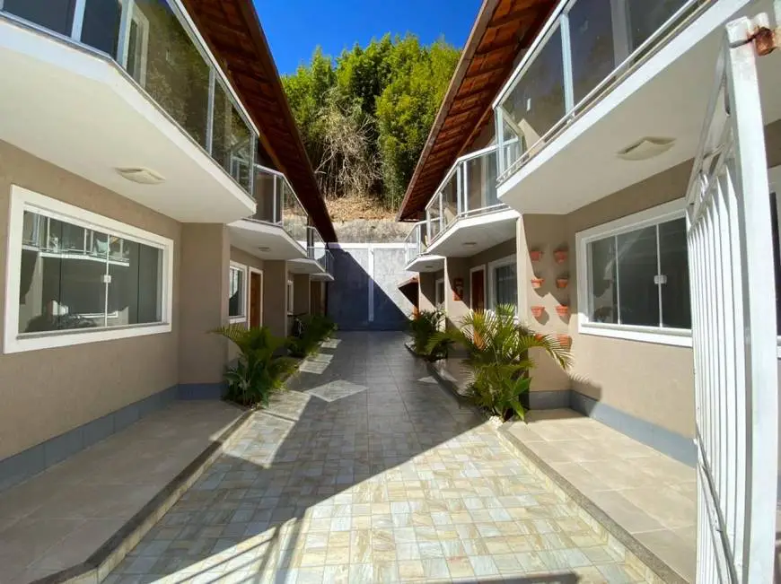 Foto 2 de Casa com 2 Quartos à venda, 90m² em Santa Cecília, Teresópolis
