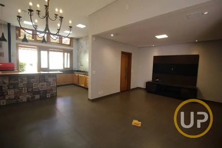 Foto 1 de Casa com 3 Quartos para alugar, 120m² em Estrela do Oriente, Belo Horizonte