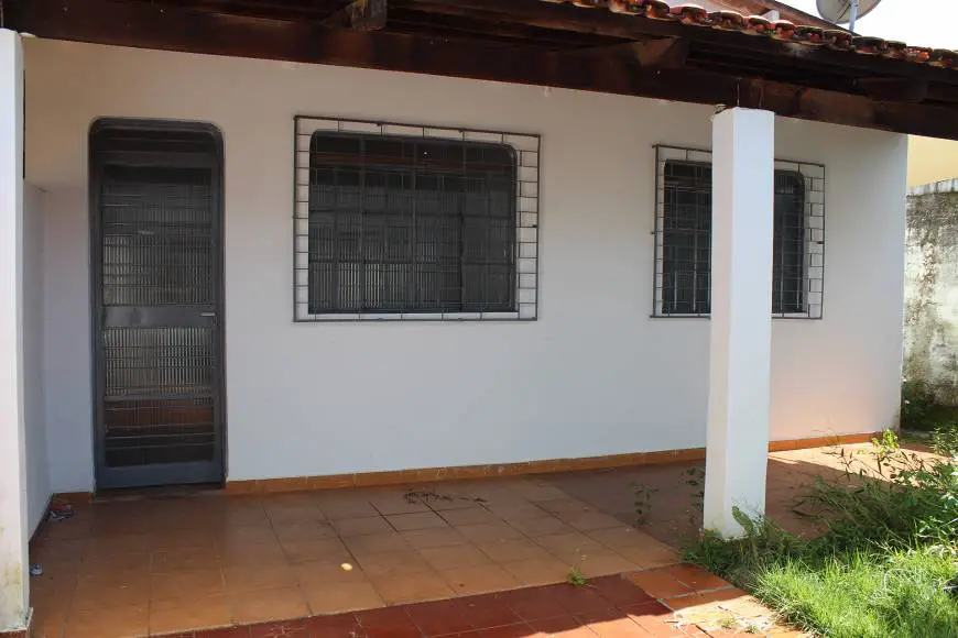 Foto 1 de Casa com 3 Quartos para alugar, 100m² em Jardim Europa, Goiânia