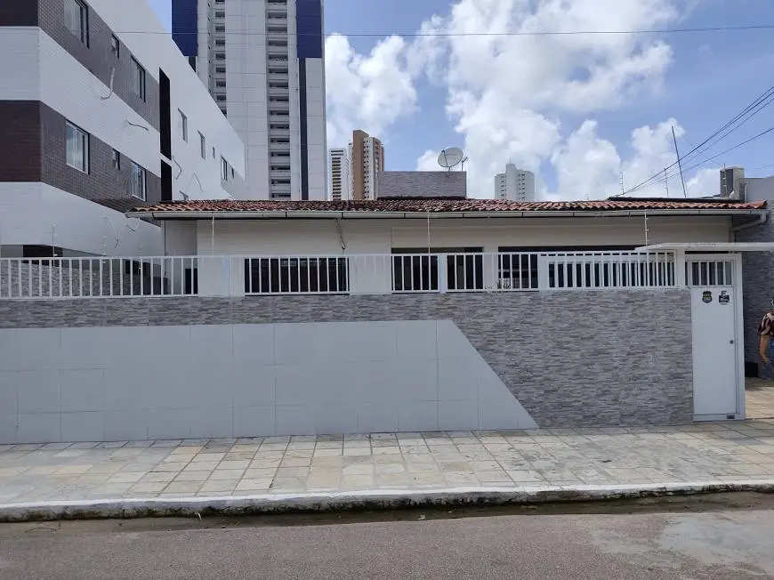Foto 2 de Casa com 3 Quartos à venda, 200m² em Miramar, João Pessoa