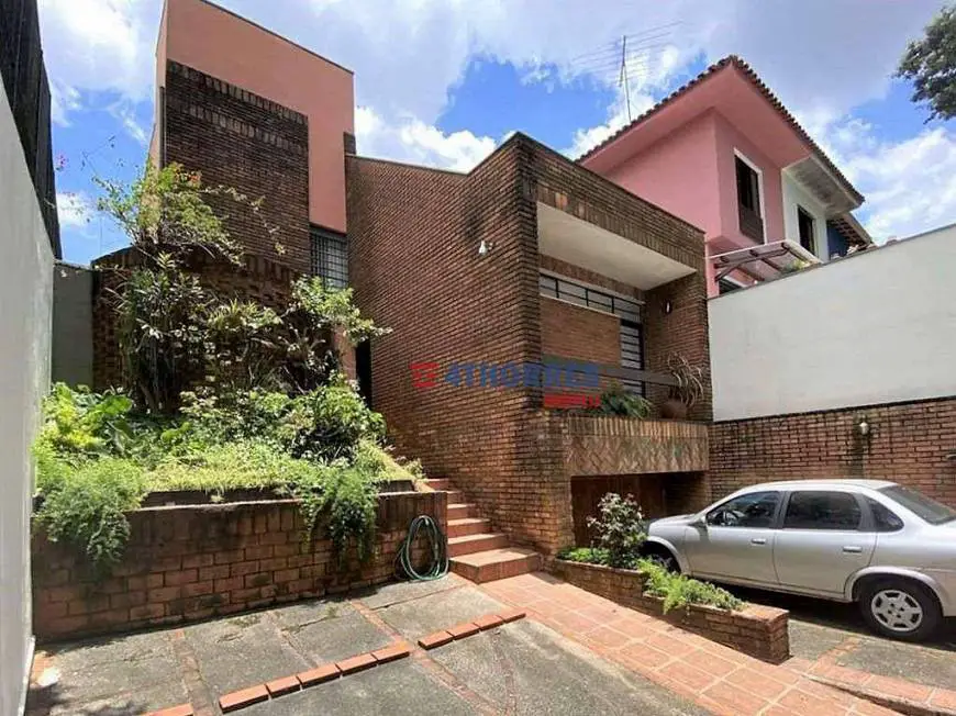 Foto 1 de Casa com 4 Quartos à venda, 210m² em Jardim Peri-Peri, São Paulo