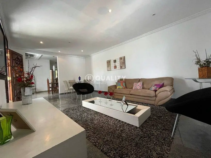 Foto 2 de Casa com 5 Quartos para alugar, 400m² em Rodolfo Teófilo, Fortaleza