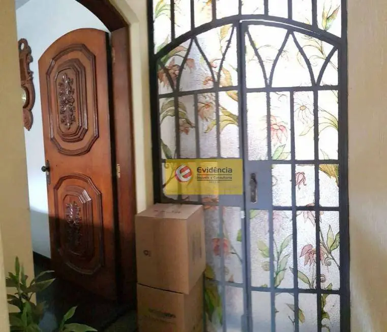 Foto 3 de Sobrado com 4 Quartos à venda, 173m² em Vila Scarpelli, Santo André