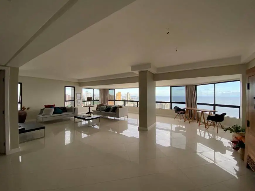 Foto 2 de Apartamento com 3 Quartos à venda, 268m² em Barra, Salvador