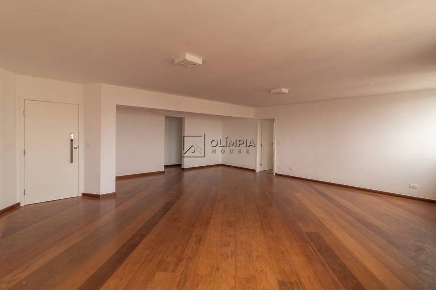 Foto 3 de Apartamento com 3 Quartos para alugar, 144m² em Jardim Europa, São Paulo