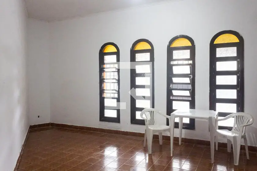 Foto 4 de Casa com 2 Quartos para alugar, 200m² em Vila Guilhermina, Praia Grande