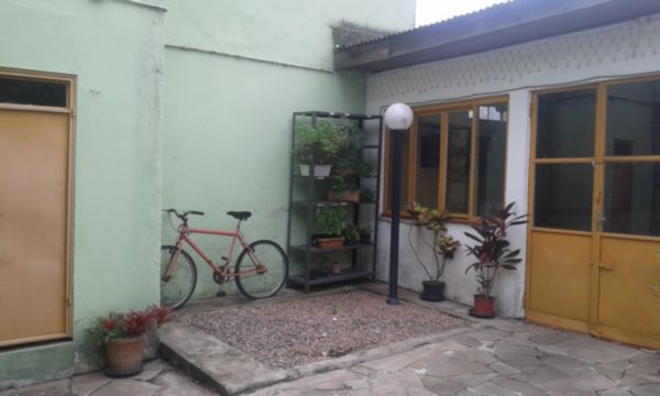 Foto 1 de Casa com 4 Quartos à venda, 243m² em Santana, Porto Alegre